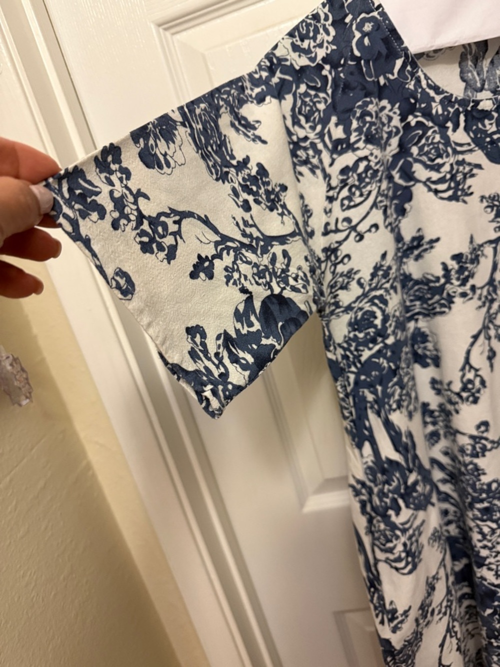 Navy Floral Print Midi Dress - Classic Scoop Neck - Picture 3 of 4